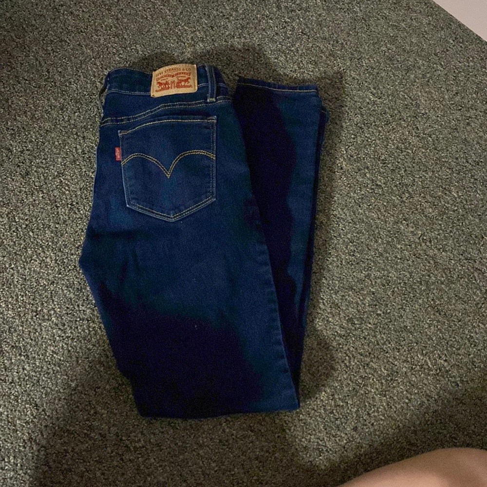 Womens. Levi Skinny Jean